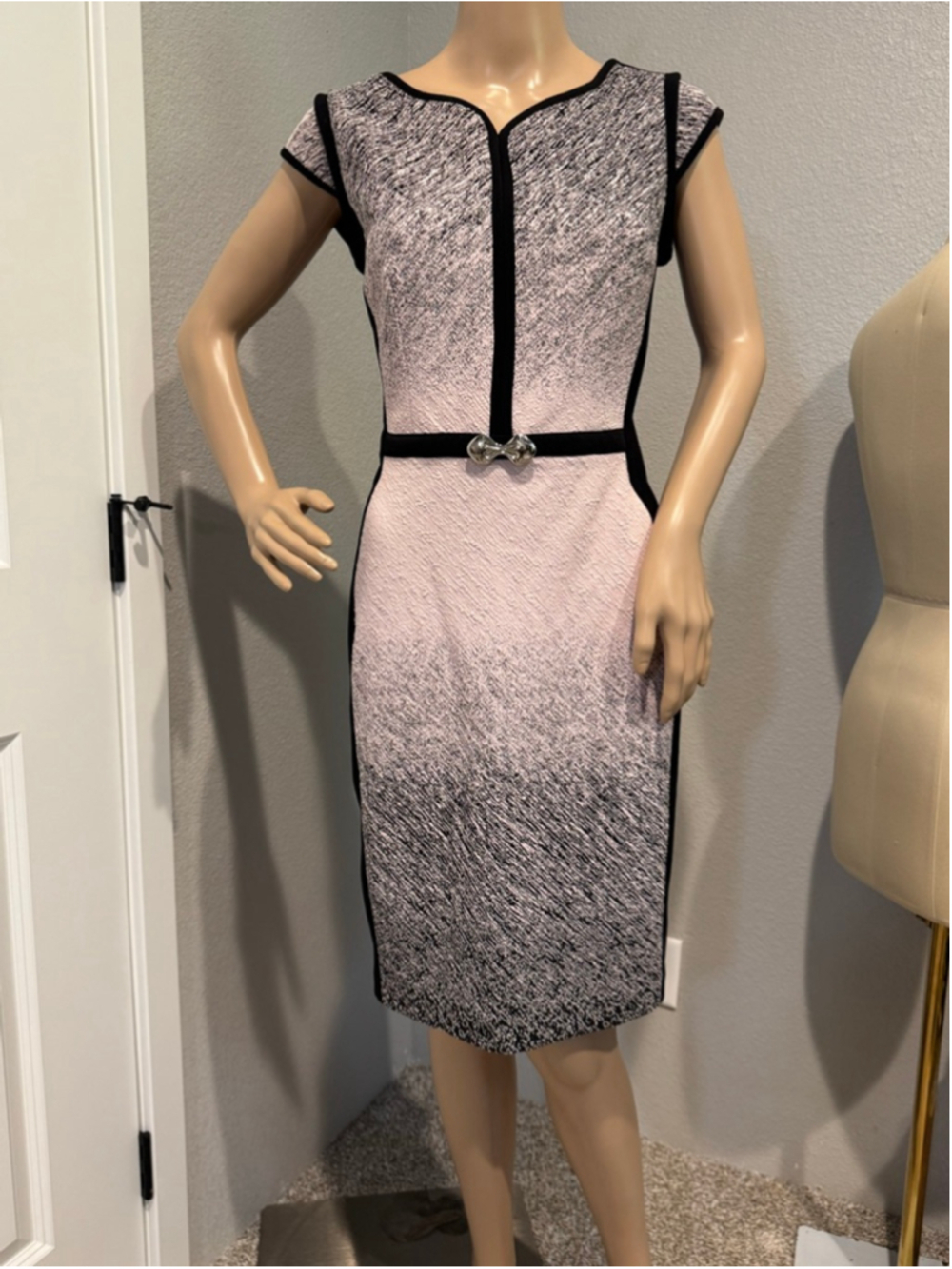 Women's Joseph Ribkoff Black Pink Textured Scuba Knit Sheath Dress 10
